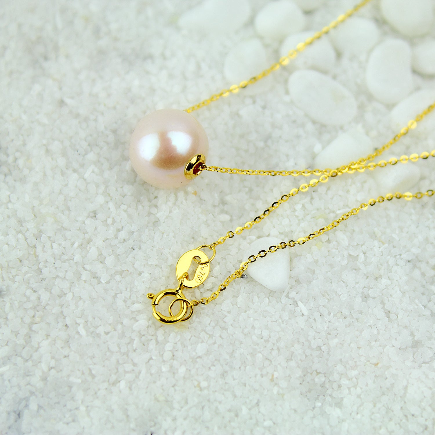 AAAA freshwater pearl with 18K Gold chain, handmade and sophisticated design