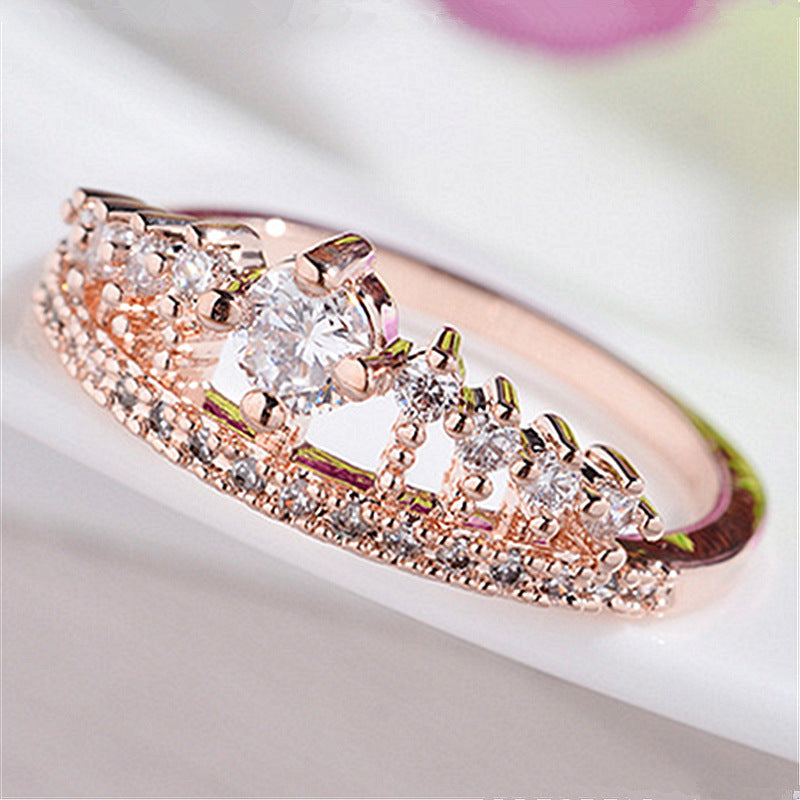 This unisex crown ring is a luxurious choice for any special occasion.