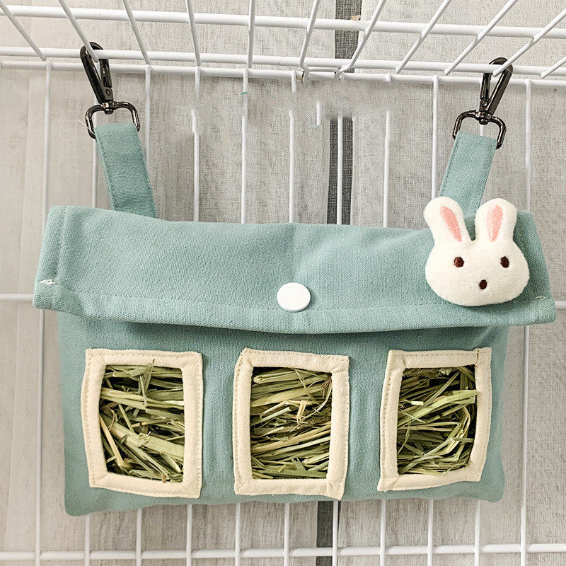 Easy to clean and maintain, ideal for traveling with rabbits.