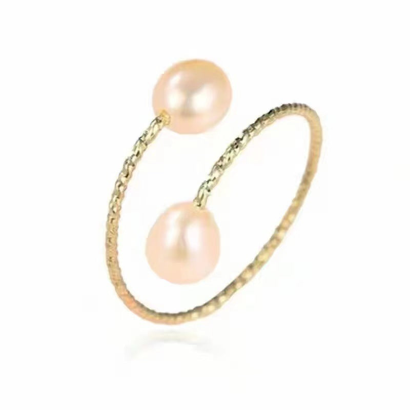 18K Gold women's ring, perfect for sophisticated looks with pearl